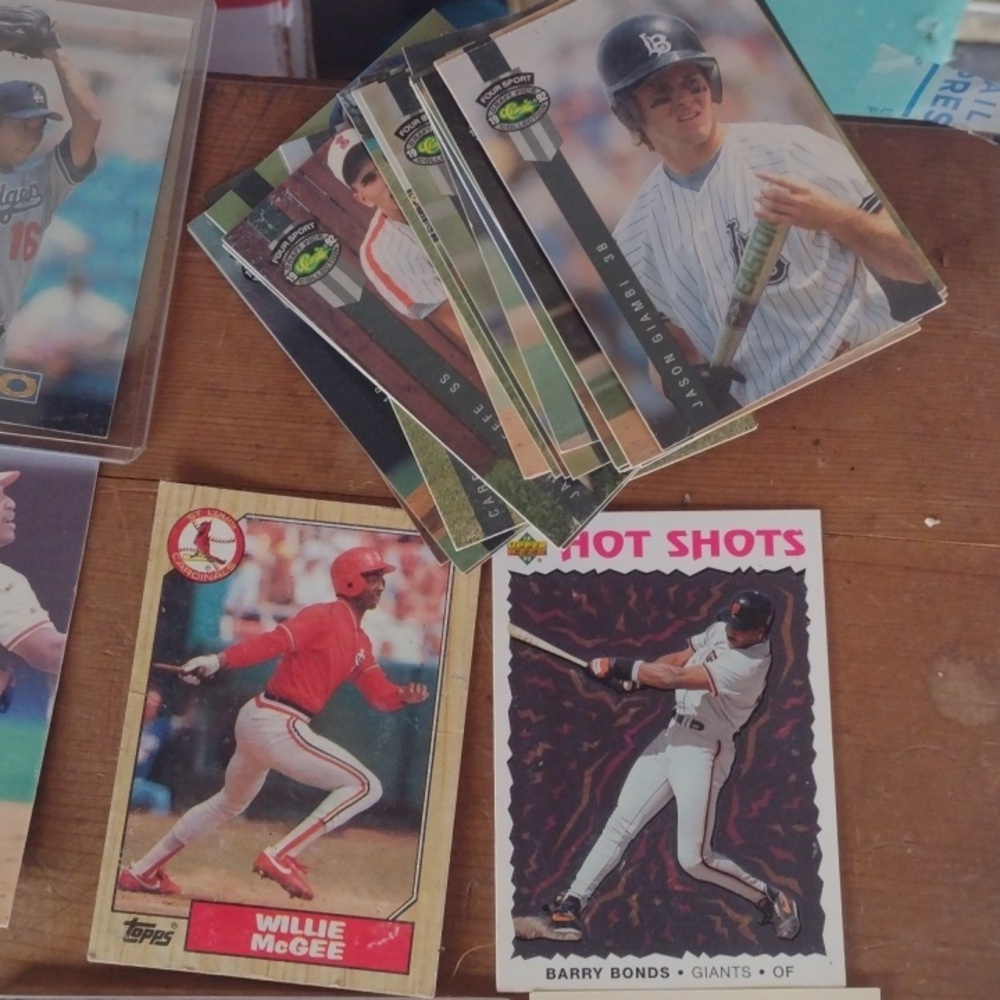 Assorted Baseball Trading Cards Set - Picture 3 of 5